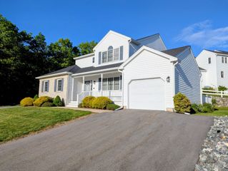 14 Crab Apple Ln 14, Franklin, MA 02038