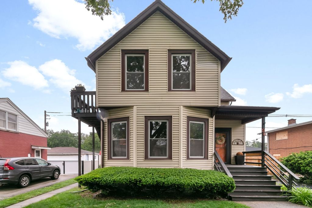 96 E Quincy Street, Riverside, IL 60546