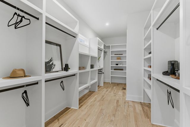 3719 Estes Rd, Nashville, TN 37215