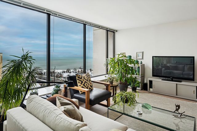 5455 N Sheridan Road 2403, Chicago, IL 60640