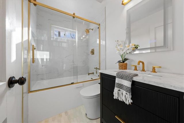 7641 Antioch Road, Overland Park, KS 66204