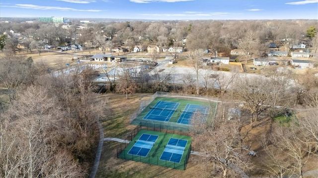 7641 Antioch Road, Overland Park, KS 66204