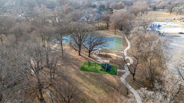 7641 Antioch Road, Overland Park, KS 66204