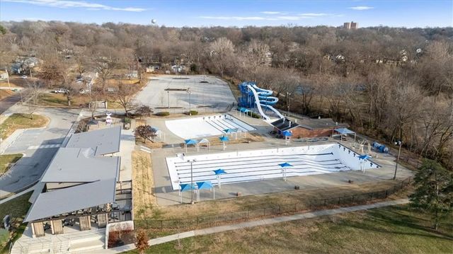 7641 Antioch Road, Overland Park, KS 66204