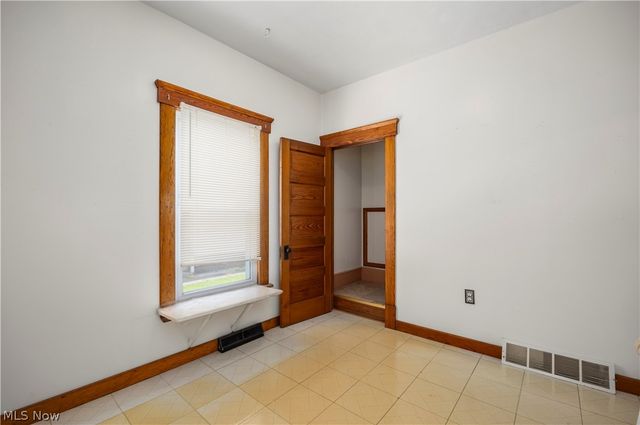 2011 E 31st Street, Lorain, OH 44055