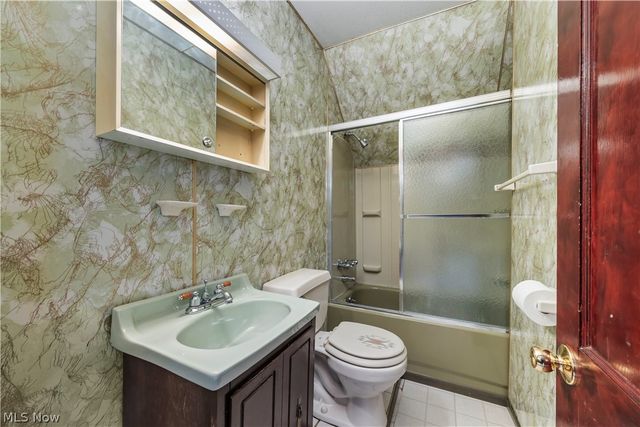 2011 E 31st Street, Lorain, OH 44055
