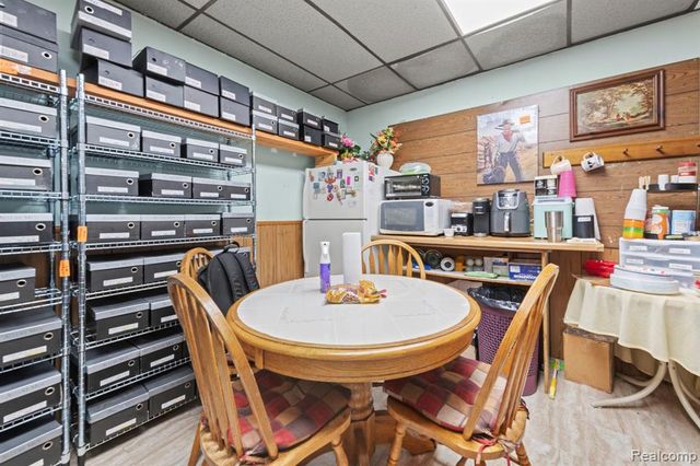 13238 Dix Toledo Road, Southgate, MI 48195