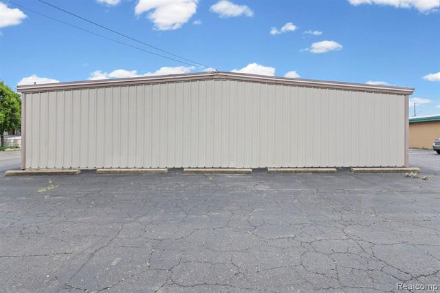 13238 Dix Toledo Road, Southgate, MI 48195