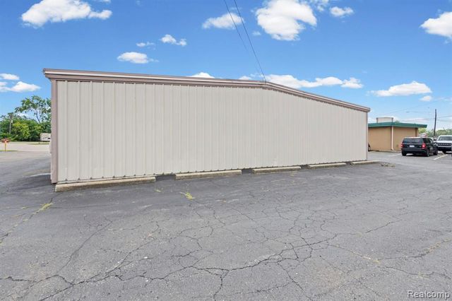 13238 Dix Toledo Road, Southgate, MI 48195