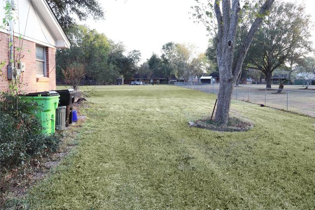 1618 Bernie Avenue, Rosenberg, TX 77471