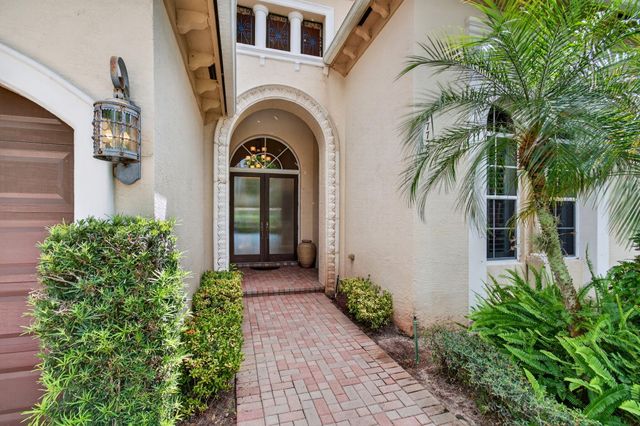 17728 Villa Club Way, Boca Raton, FL 33496