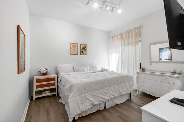 17728 Villa Club Way, Boca Raton, FL 33496