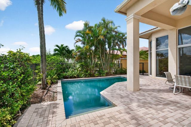 17728 Villa Club Way, Boca Raton, FL 33496