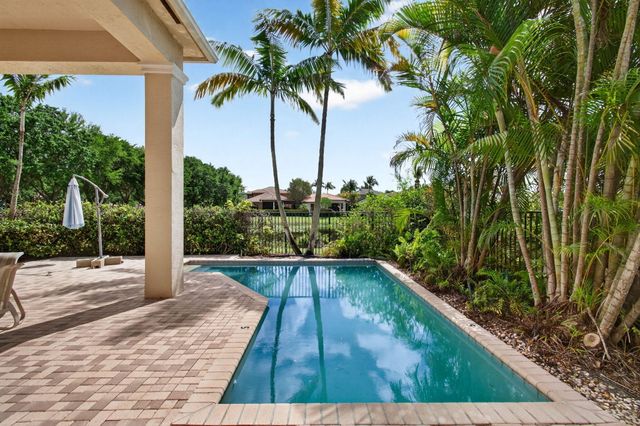 17728 Villa Club Way, Boca Raton, FL 33496