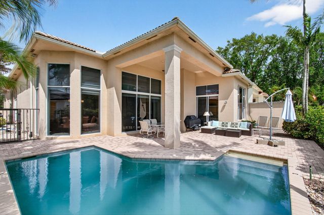 17728 Villa Club Way, Boca Raton, FL 33496