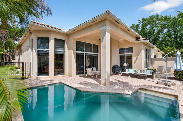 17728 Villa Club Way, Boca Raton, FL 33496