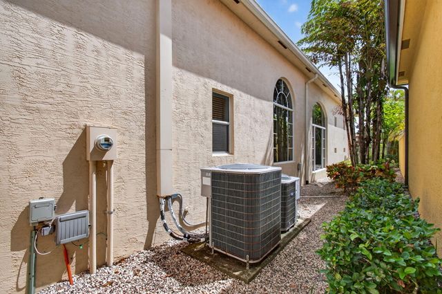 17728 Villa Club Way, Boca Raton, FL 33496