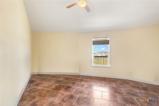 1504 W Saint Louis Avenue, Seadrift, TX 77983