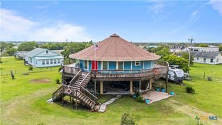 1504 W Saint Louis Avenue, Seadrift, TX 77983