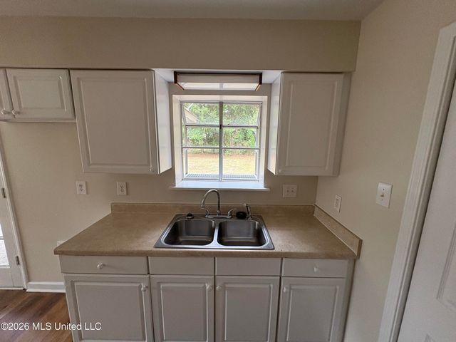 6921 Red Bud Lane, Ocean Springs, MS 39564