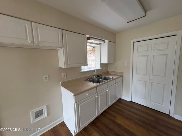 6921 Red Bud Lane, Ocean Springs, MS 39564