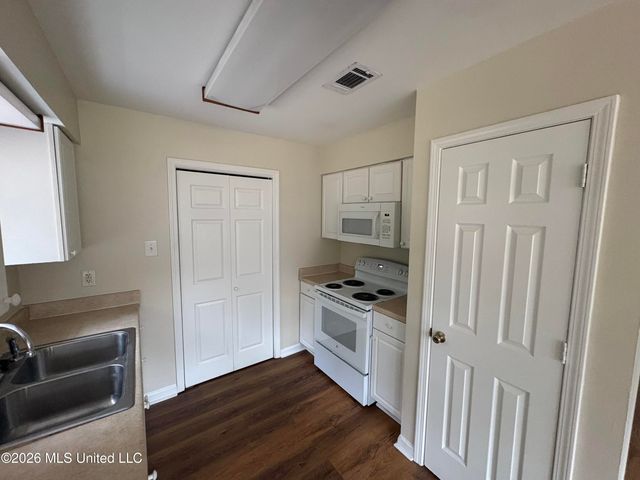6921 Red Bud Lane, Ocean Springs, MS 39564