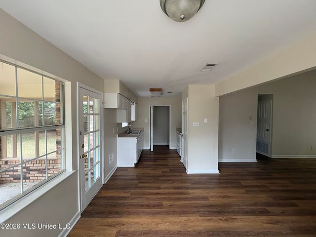 6921 Red Bud Lane, Ocean Springs, MS 39564