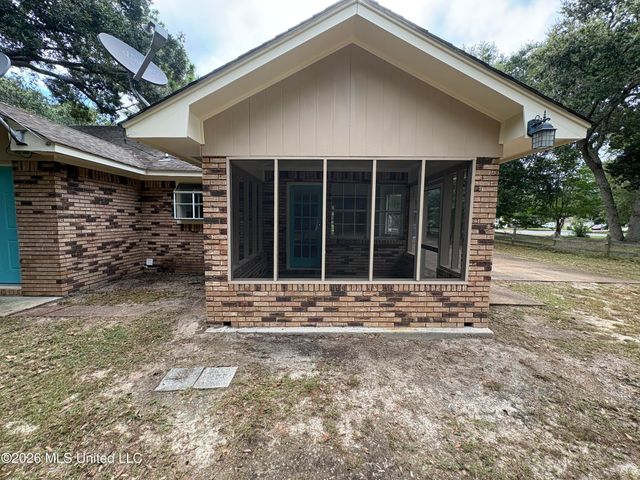 6921 Red Bud Lane, Ocean Springs, MS 39564
