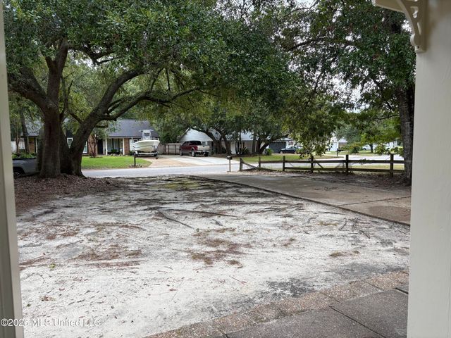 6921 Red Bud Lane, Ocean Springs, MS 39564