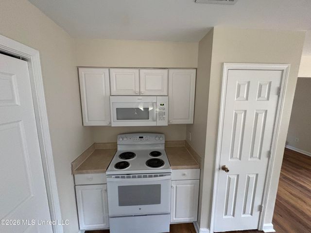 6921 Red Bud Lane, Ocean Springs, MS 39564