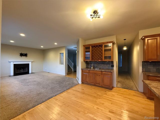 15584 Timbers Edge Drive, Clinton Charter Township, MI 48035