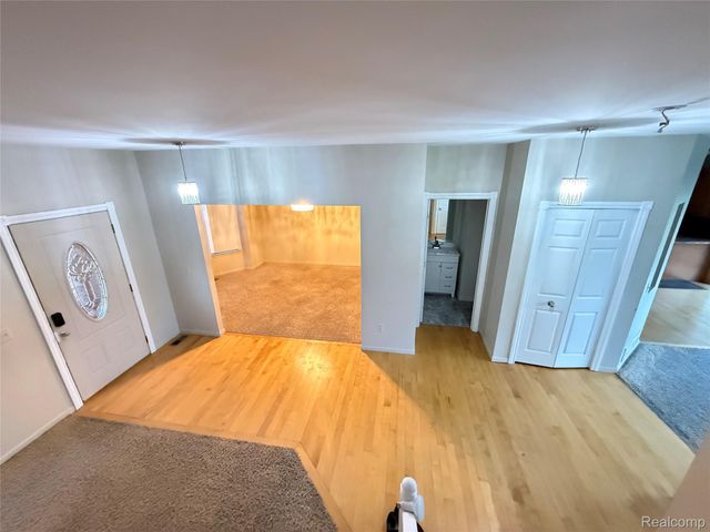 15584 Timbers Edge Drive, Clinton Charter Township, MI 48035