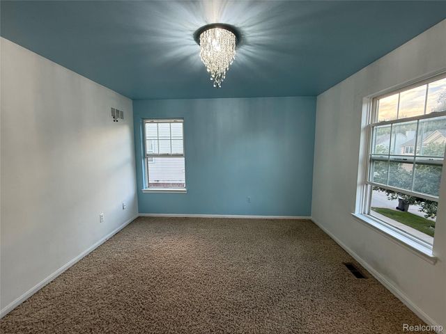 15584 Timbers Edge Drive, Clinton Charter Township, MI 48035