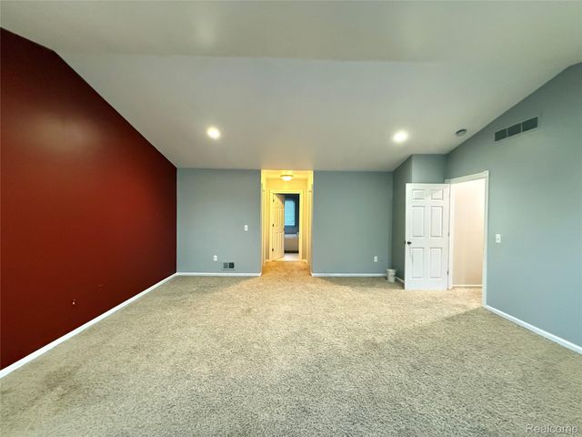 15584 Timbers Edge Drive, Clinton Charter Township, MI 48035