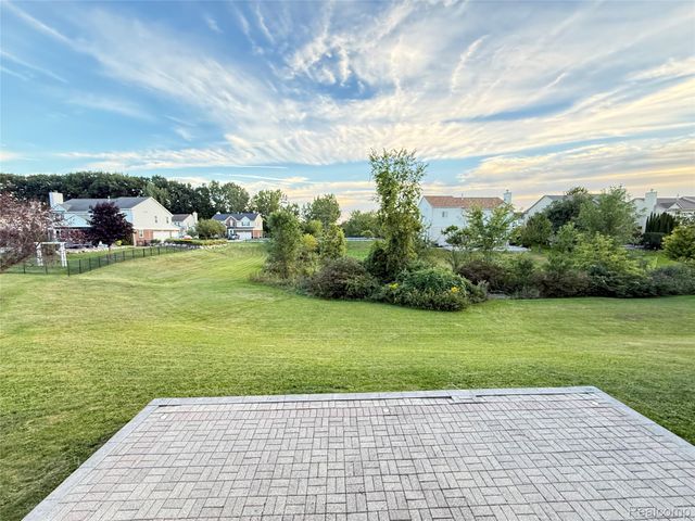 15584 Timbers Edge Drive, Clinton Charter Township, MI 48035