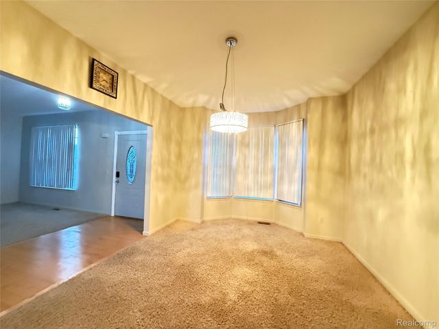 15584 Timbers Edge Drive, Clinton Charter Township, MI 48035