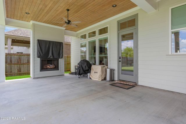 209 Big Lake Run, Youngsville, LA 70592