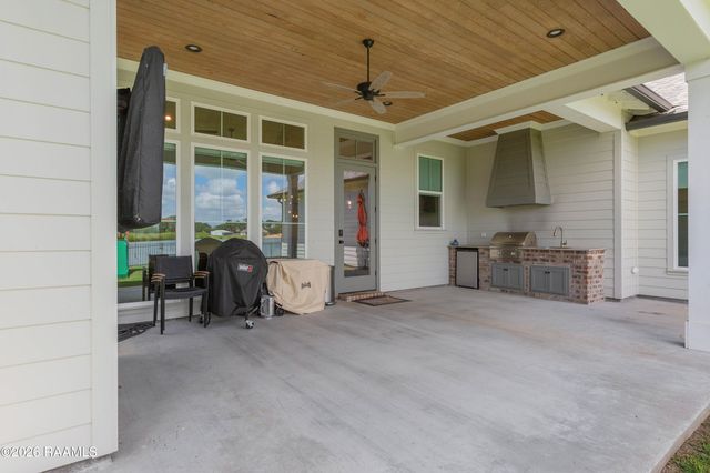 209 Big Lake Run, Youngsville, LA 70592