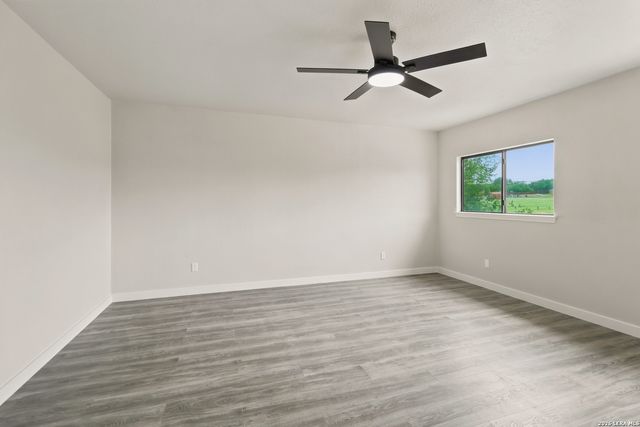 8027 Walnut Bank, San Antonio, TX 78254