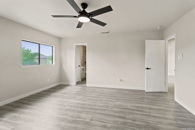 8027 Walnut Bank, San Antonio, TX 78254