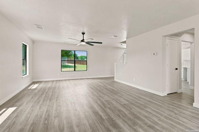 8027 Walnut Bank, San Antonio, TX 78254