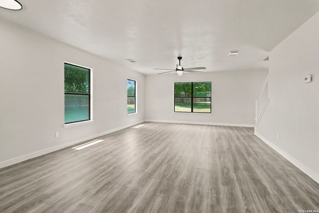 8027 Walnut Bank, San Antonio, TX 78254