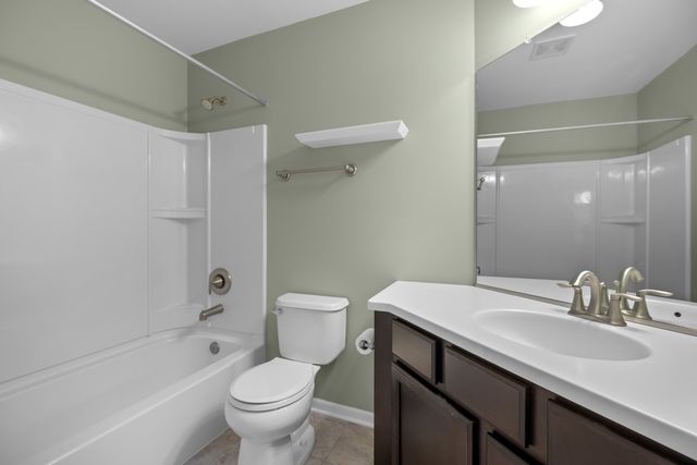 64 N Dryden Place, Arlington Heights, IL 60004