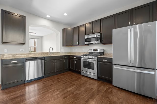 64 N Dryden Place, Arlington Heights, IL 60004