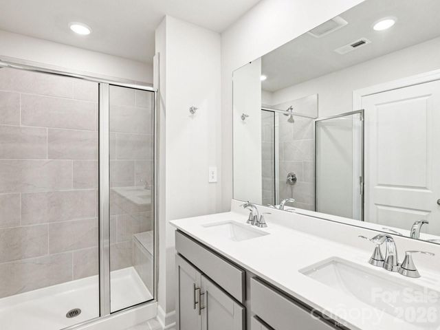 9020 Foggy Brook Loop, Charlotte, NC 28216