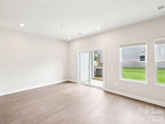 9020 Foggy Brook Loop, Charlotte, NC 28216