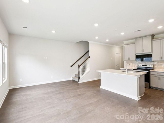 9020 Foggy Brook Loop, Charlotte, NC 28216