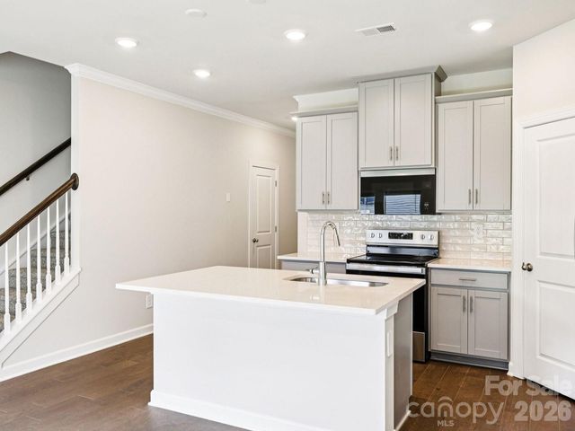 9020 Foggy Brook Loop, Charlotte, NC 28216
