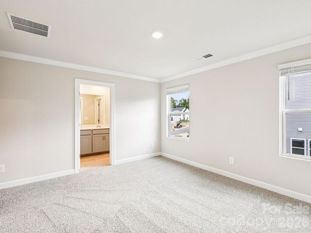 9020 Foggy Brook Loop, Charlotte, NC 28216