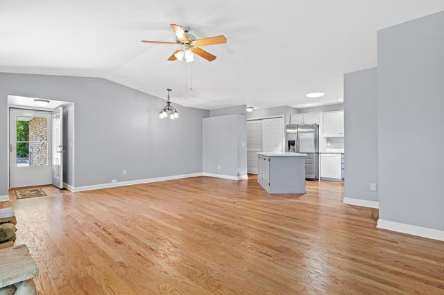 1860 Juneau Lane N, Plymouth, MN 55447